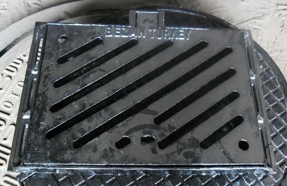 En124 D400 Ductile Iron Sewerage Double Triangular Manhole Covers Manufacturer