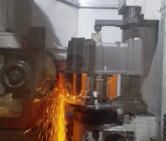 Customized Sand Casting, Iron Casting, Drive Head for Engineering Machinery