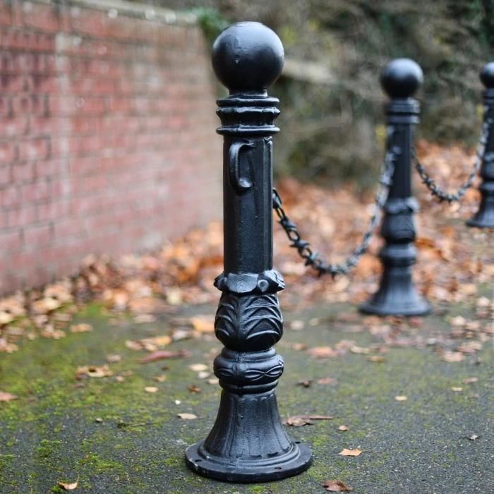 China Sand Casting Decorative Cast Iron Street Bollard Blog/ Traffic Parking Bollard for Urban Road Furniture