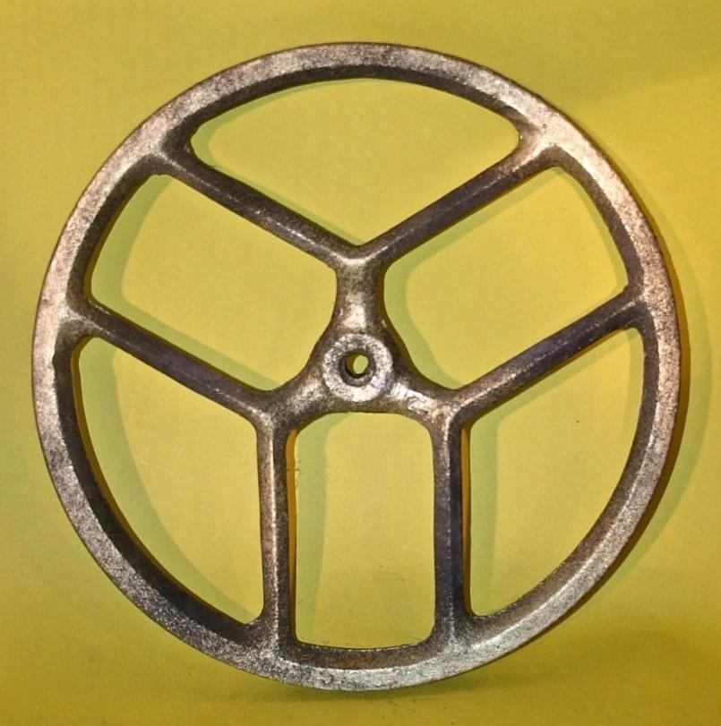 High Quality Die Casting Parts Big Housing Grinder Puller Cast Iron Industrial Flywheel