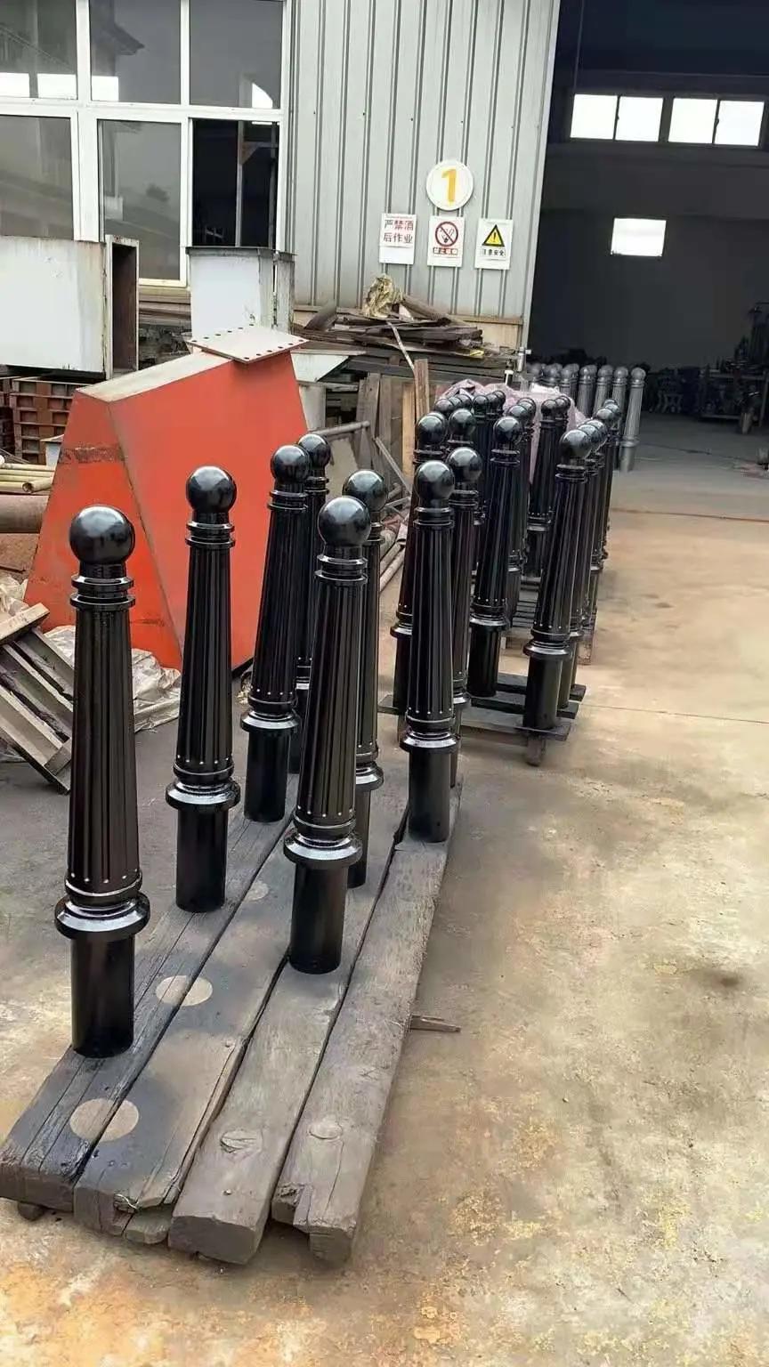 OEM Wholesale Cast Iron Outdoor Black Columnar Roadblock Security Removable Street Road Safety Traffic Barrier Bollard